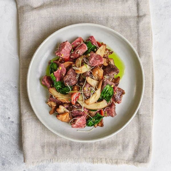 Beef Stir-Fry with Mushrooms and Spinach
